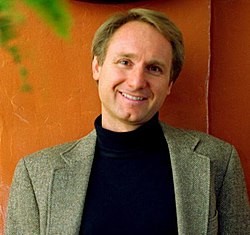 dan_brown_bookjacket_cropped.jpg